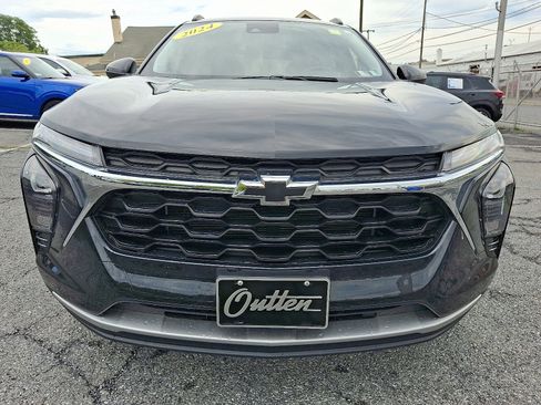 Used 2024 Chevrolet Trax LT w/ Driver Confidence Package FWD image 8