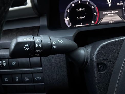 Used 2024 Toyota Tacoma Limited w/ Limited Package (LT) AWD/4WD image 45