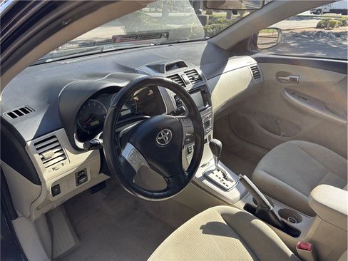 Used 2013 Toyota Corolla LE w/ Premium Complete Pkg FWD image 11