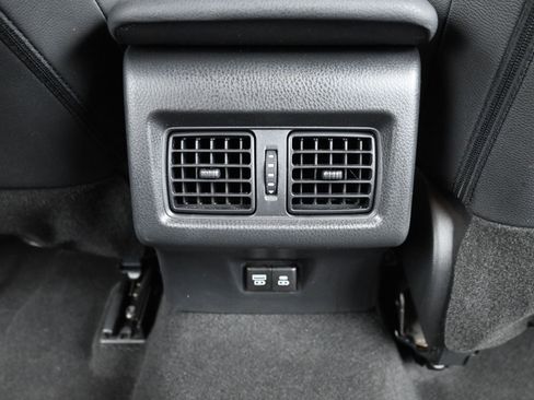 Used 2025 Toyota Camry SE image 14