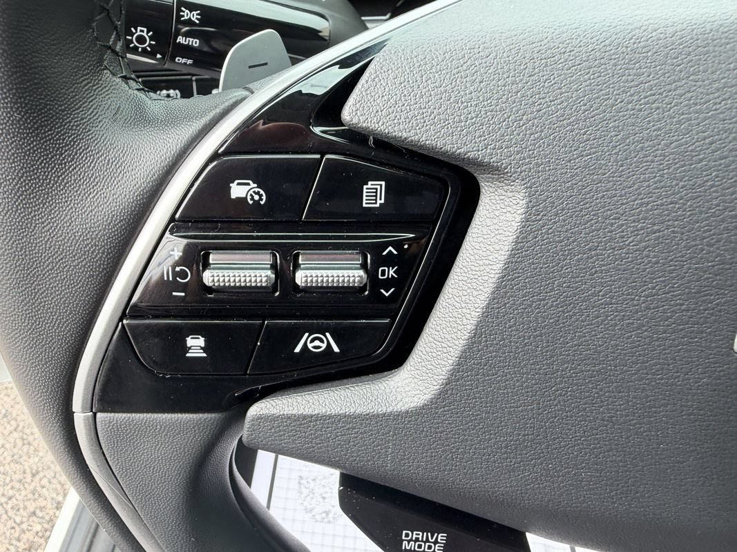 Used 2023 Kia Niro EX FWD image 19