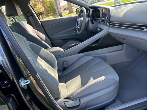 Used 2023 Hyundai Elantra SEL FWD image 18