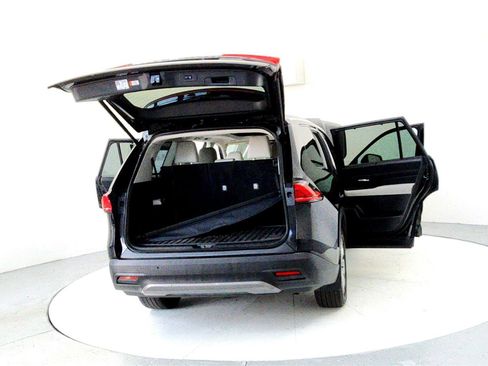 Used 2024 Toyota Grand Highlander Limited image 11