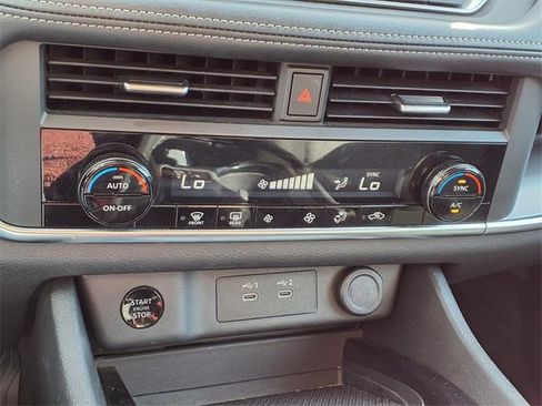 Certified 2024 Nissan Rogue SV image 7