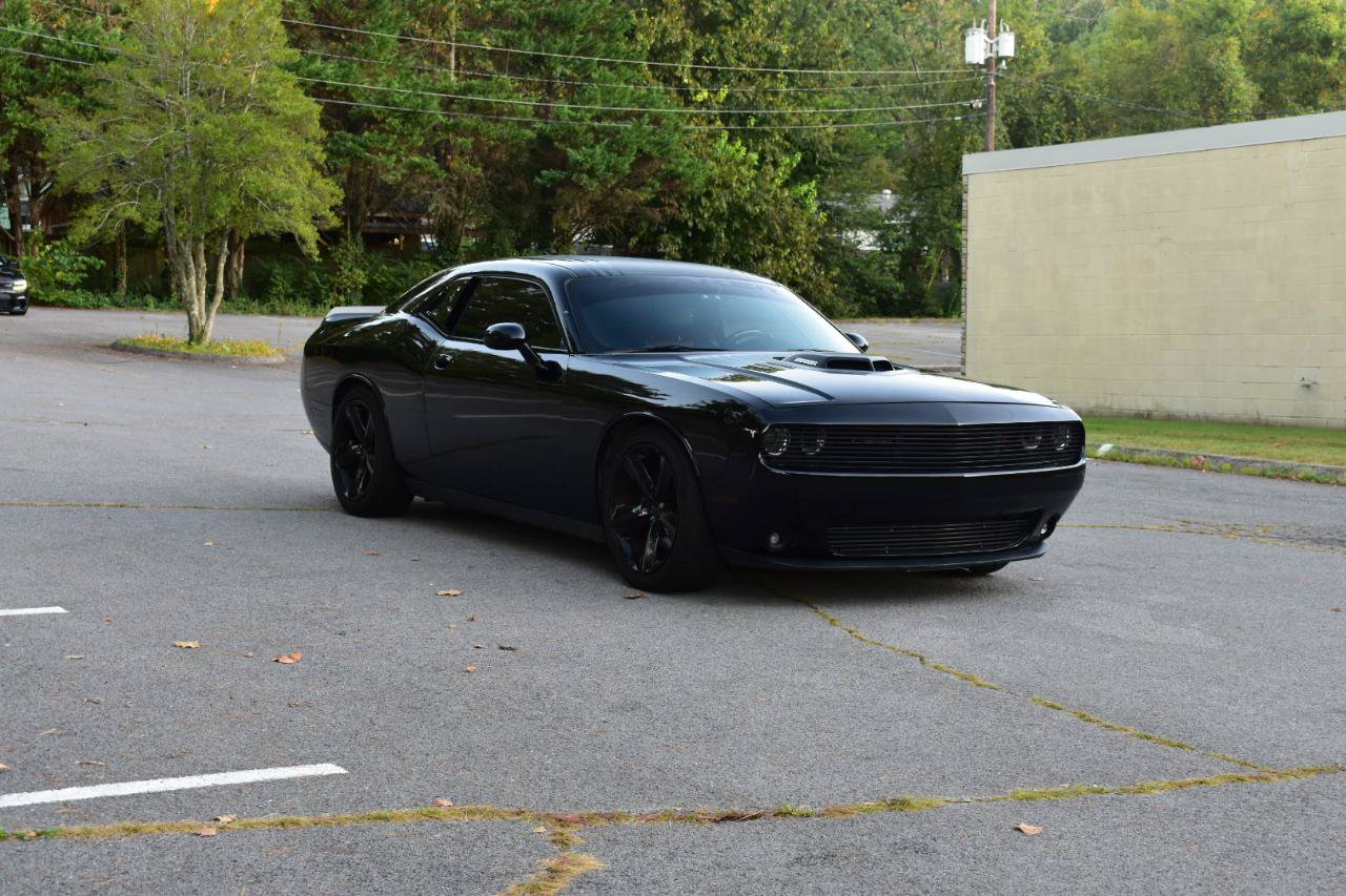 Used 2016 Dodge Challenger R/T Plus RWD image 9