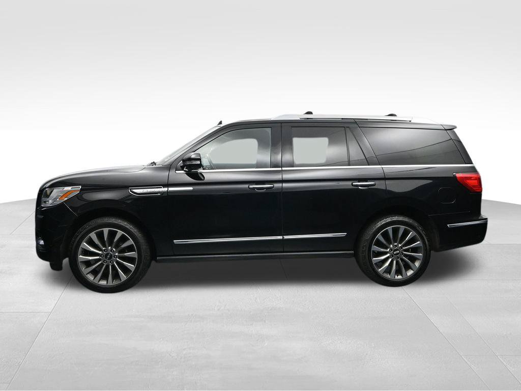 Used 2018 Lincoln Navigator Select w/ Technology Package AWD/4WD image 2