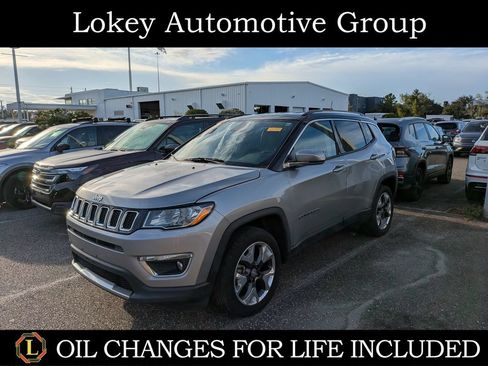 Used 2017 Jeep Compass Limited w/ Trailer Tow Group AWD/4WD image 1