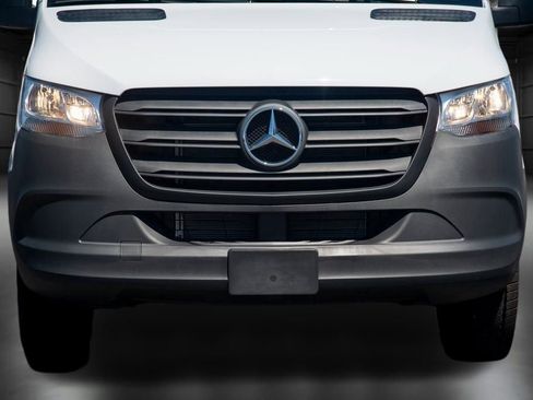 Used 2024 Mercedes-Benz Sprinter 2500 image 12