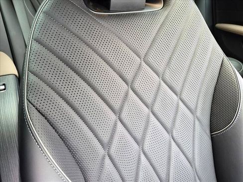 Used 2023 Mercedes-Benz EQS 580 4MATIC Sedan image 19