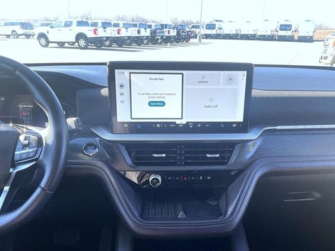 Used 2025 Ford Explorer Platinum w/ LUX Leather Package image 14