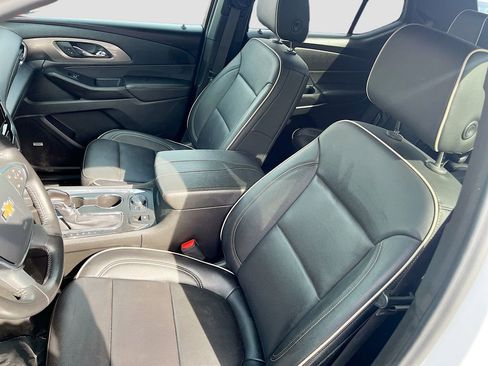 Used 2022 Chevrolet Traverse Premier AWD/4WD image 22