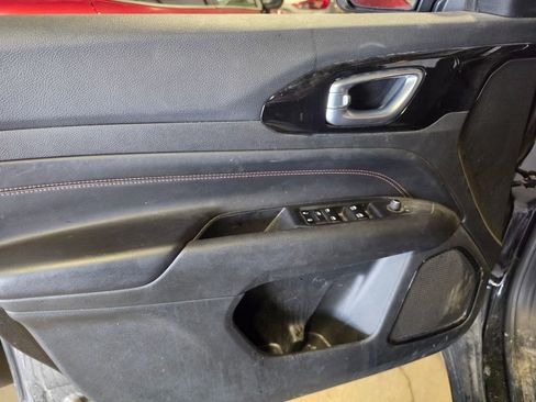 Used 2023 Jeep Compass Limited image 5