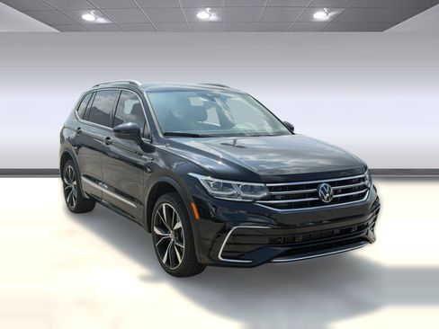 Used 2024 Volkswagen Tiguan SEL R-Line w/ MDO Package, Two-Row AWD/4WD image 7