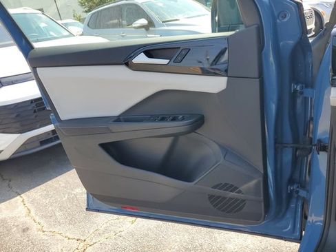 Certified 2025 Volkswagen Taos S FWD image 34