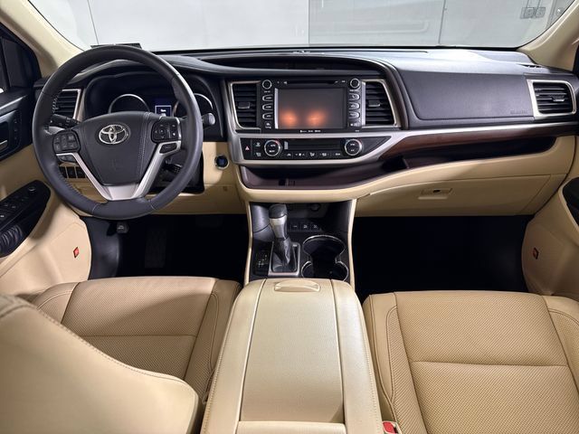 Used 2016 Toyota Highlander Limited Platinum AWD/4WD image 20