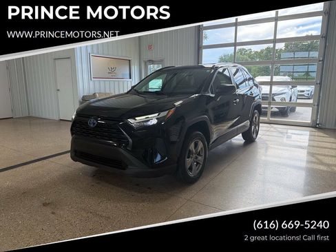 Used 2023 Toyota RAV4 LE AWD/4WD image 1