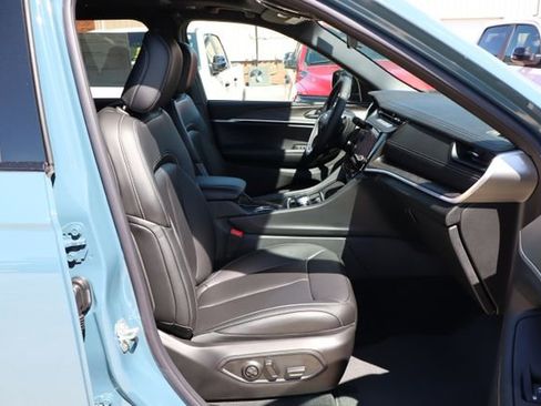 New 2026 Jeep Grand Cherokee L Limited AWD/4WD image 45
