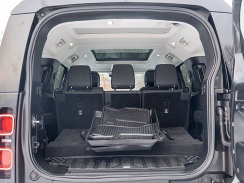 Certified 2023 Land Rover Defender 130 SE image 37