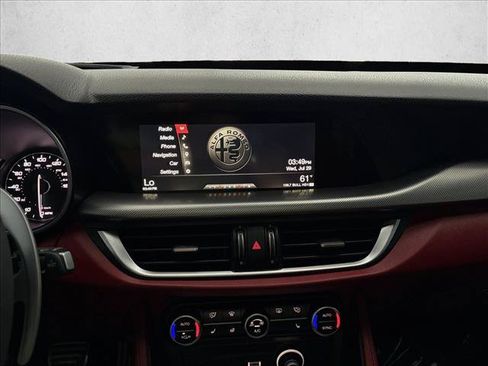 Used 2018 Alfa Romeo Stelvio Ti Sport AWD/4WD image 9