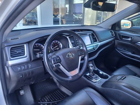 Used 2018 Toyota Highlander XLE image 13