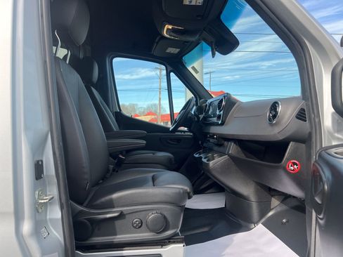 Used 2024 Mercedes-Benz Sprinter 144 Cargo image 29