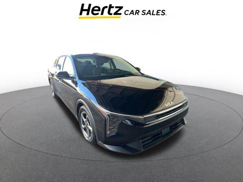 Used 2025 Kia K4 LXS image 1