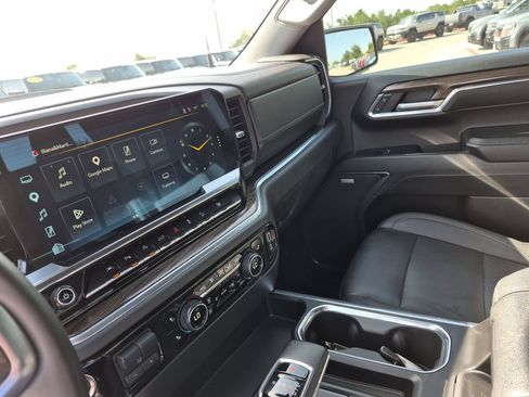 Used 2024 Chevrolet Silverado 1500 LT Trail Boss w/ Convenience Package II AWD/4WD image 28