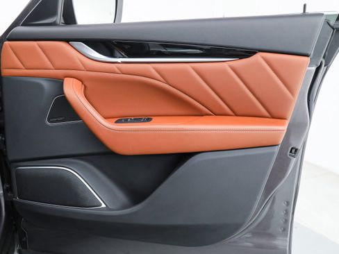 Certified 2023 Maserati Levante GT AWD/4WD image 10
