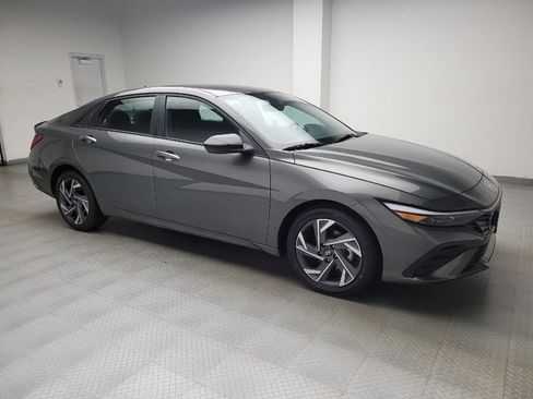 Used 2025 Hyundai Elantra Sport w/ Cargo Package FWD image 11