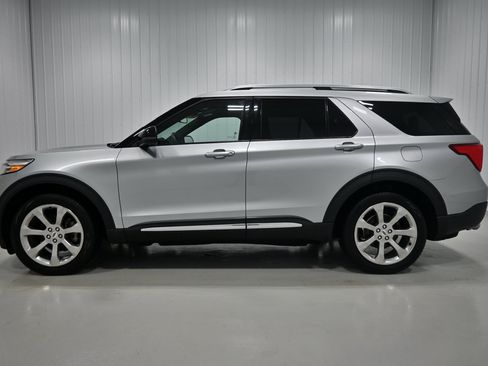 Used 2020 Ford Explorer Platinum AWD/4WD image 25