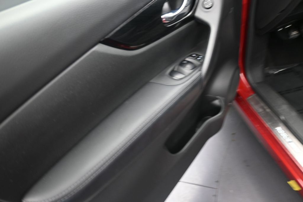 Used 2019 Nissan Rogue Sport SV w/ All-Weather Package FWD image 10