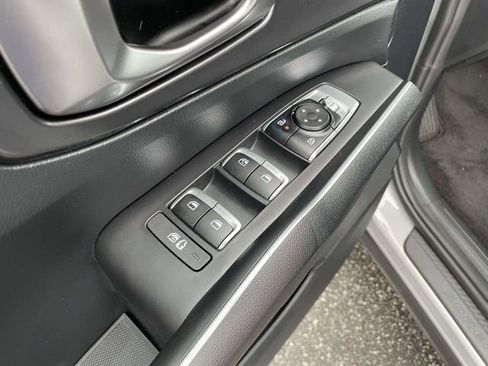 Used 2025 Kia Sorento S image 18