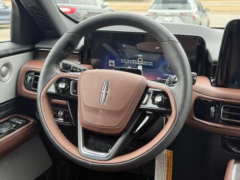 New 2026 Lincoln Aviator Reserve w/ Luxury Package image 9