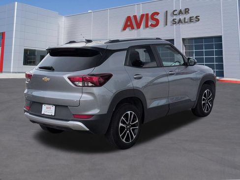 Used 2025 Chevrolet TrailBlazer LT AWD/4WD image 6