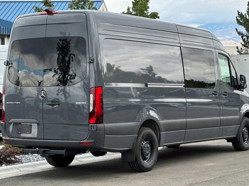 Used 2024 Mercedes-Benz Sprinter 2500 image 5