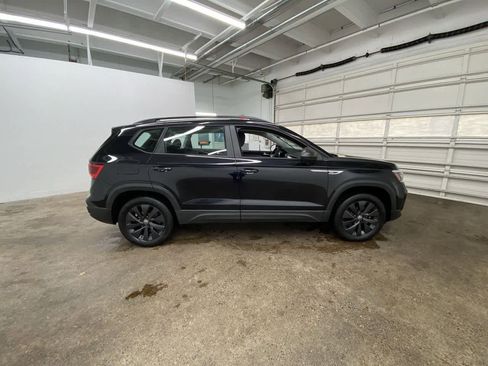 Used 2022 Volkswagen Taos S image 7