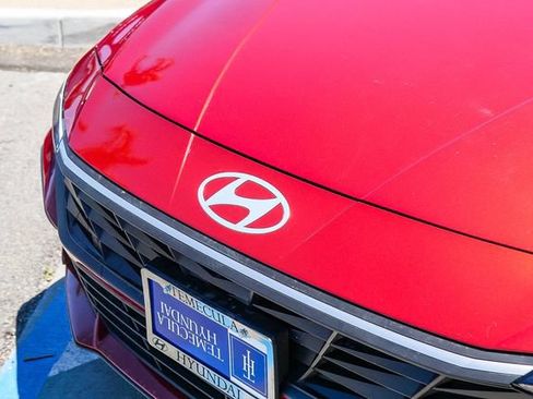 Certified 2025 Hyundai Elantra Sport FWD image 12