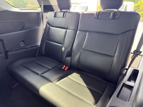 Used 2020 Ford Explorer Limited RWD image 16