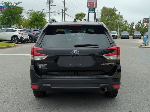 Used 2023 Subaru Forester Premium AWD/4WD image 6