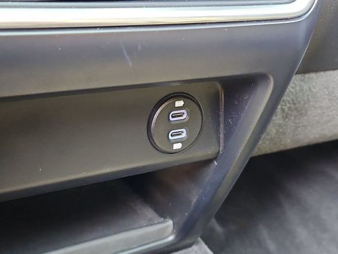Used 2021 Porsche Cayenne AWD/4WD image 25