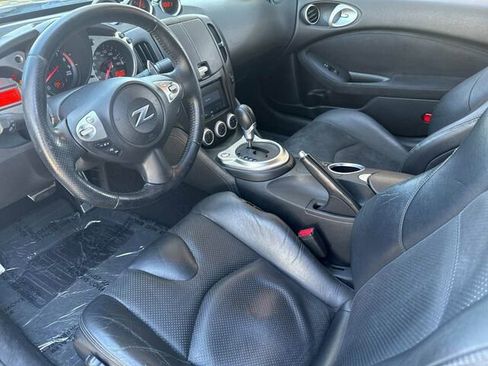 Used 2009 Nissan 370Z Touring image 11
