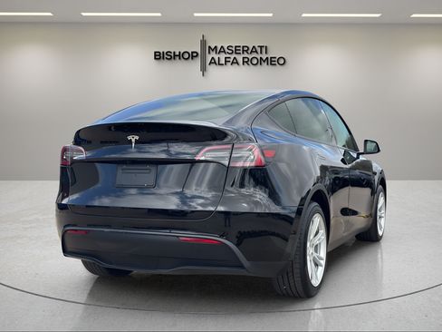 Used 2023 Tesla Model Y 2WD image 5