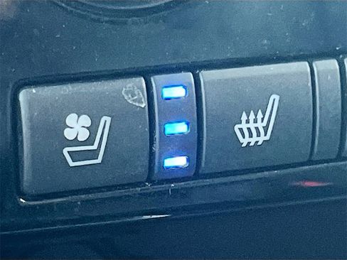 Used 2022 Subaru Ascent Touring image 21