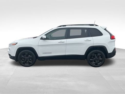 Used 2016 Jeep Cherokee Latitude w/ Cold Weather Group image 4