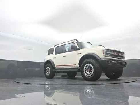 New 2026 Ford Bronco Outer Banks w/ Sasquatch Package AWD/4WD image 34