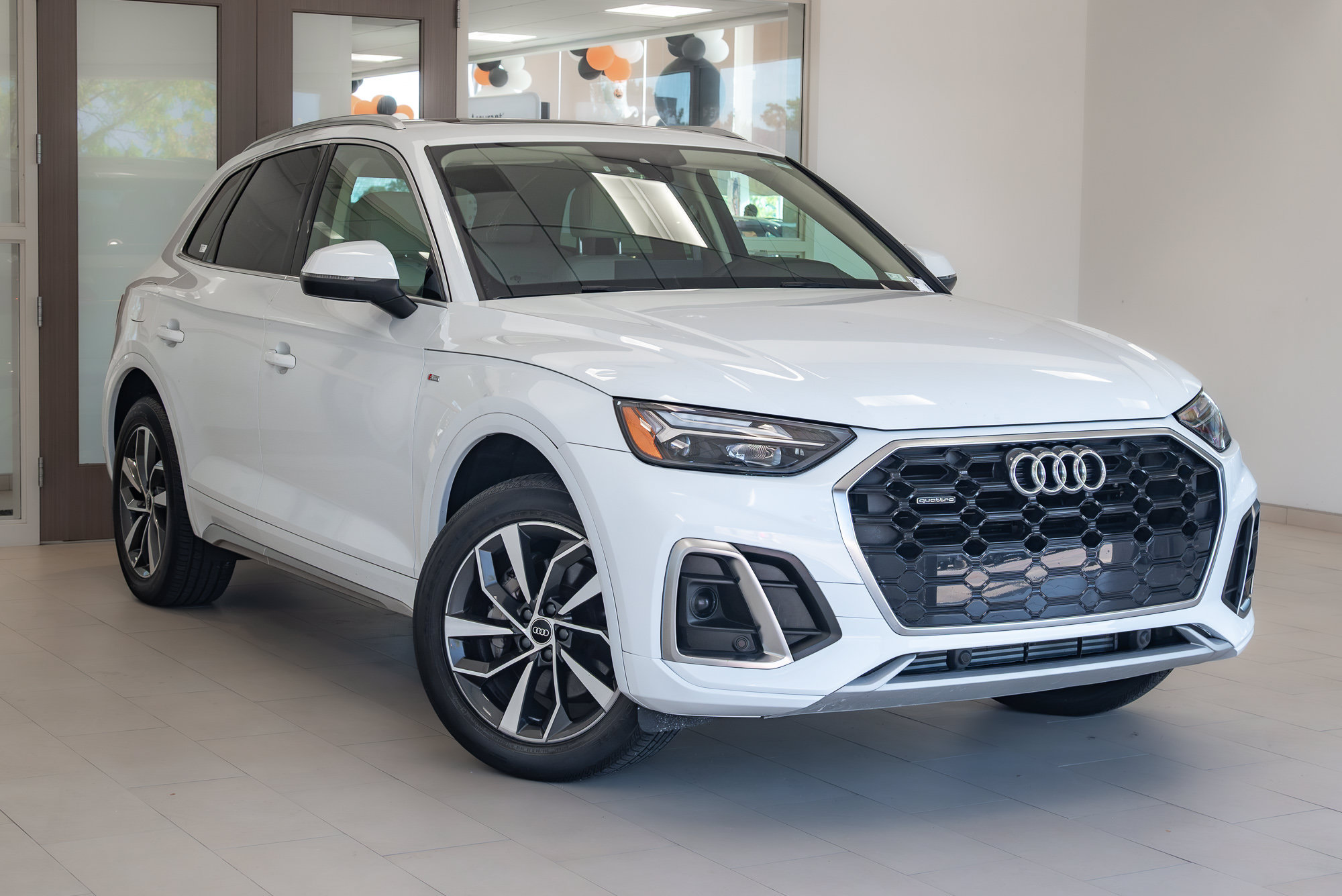 Used 2023 Audi Q5 2.0T Premium w/ Convenience Package AWD/4WD image 6
