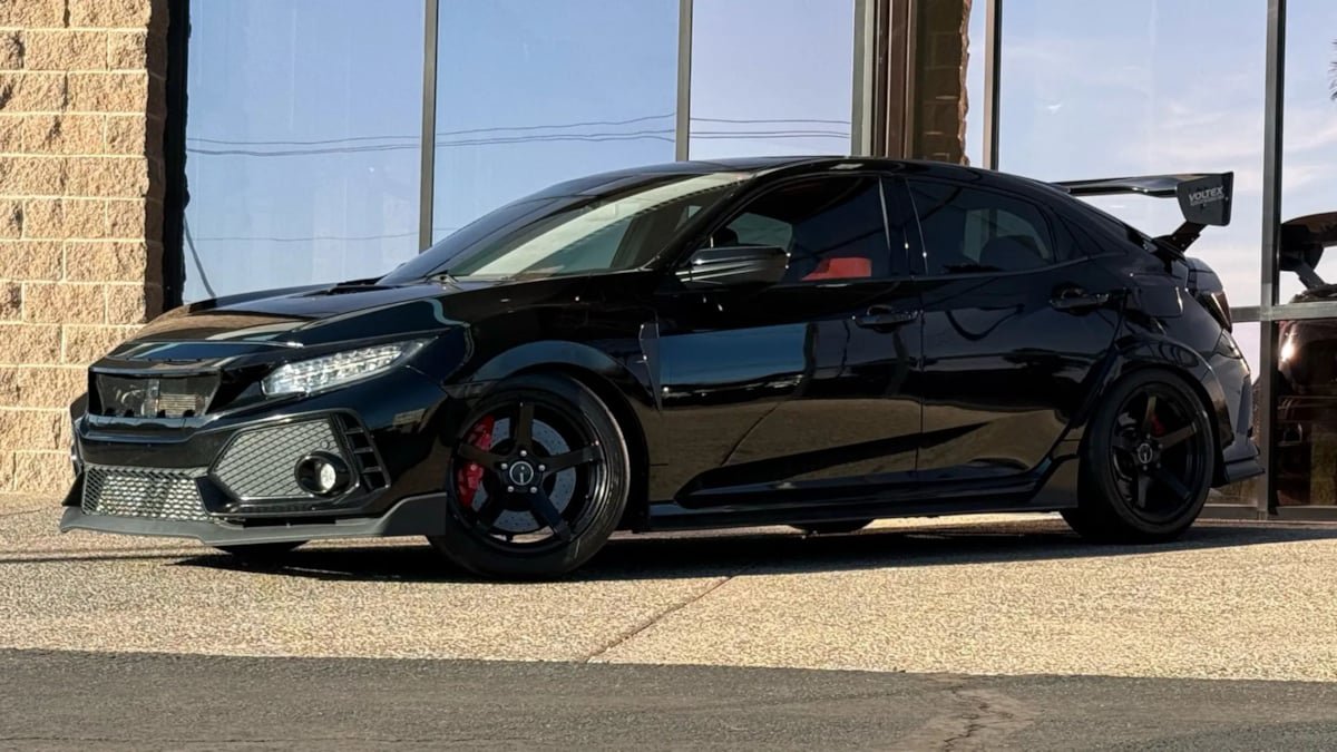 Used 2017 Honda Civic Type R image 6