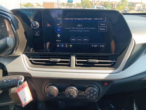Used 2026 Chevrolet Trax LS FWD image 18