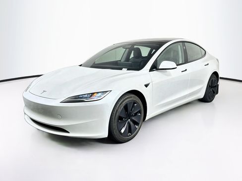 Used 2025 Tesla Model 3 Long Range RWD image 3