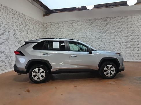 Used 2021 Toyota RAV4 LE image 6